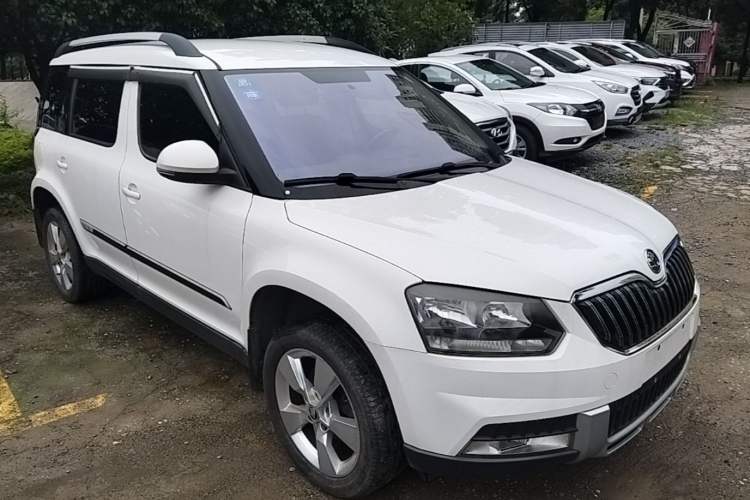 Used Skoda Yeti 2014 1.8TSI DSG Polar Edition Front Right 45 Deg