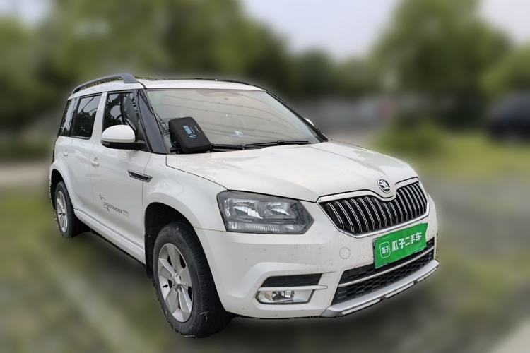 Used Skoda Yeti 2014 1.4TSI DSG Vibrant Edition Front Right 45 Deg