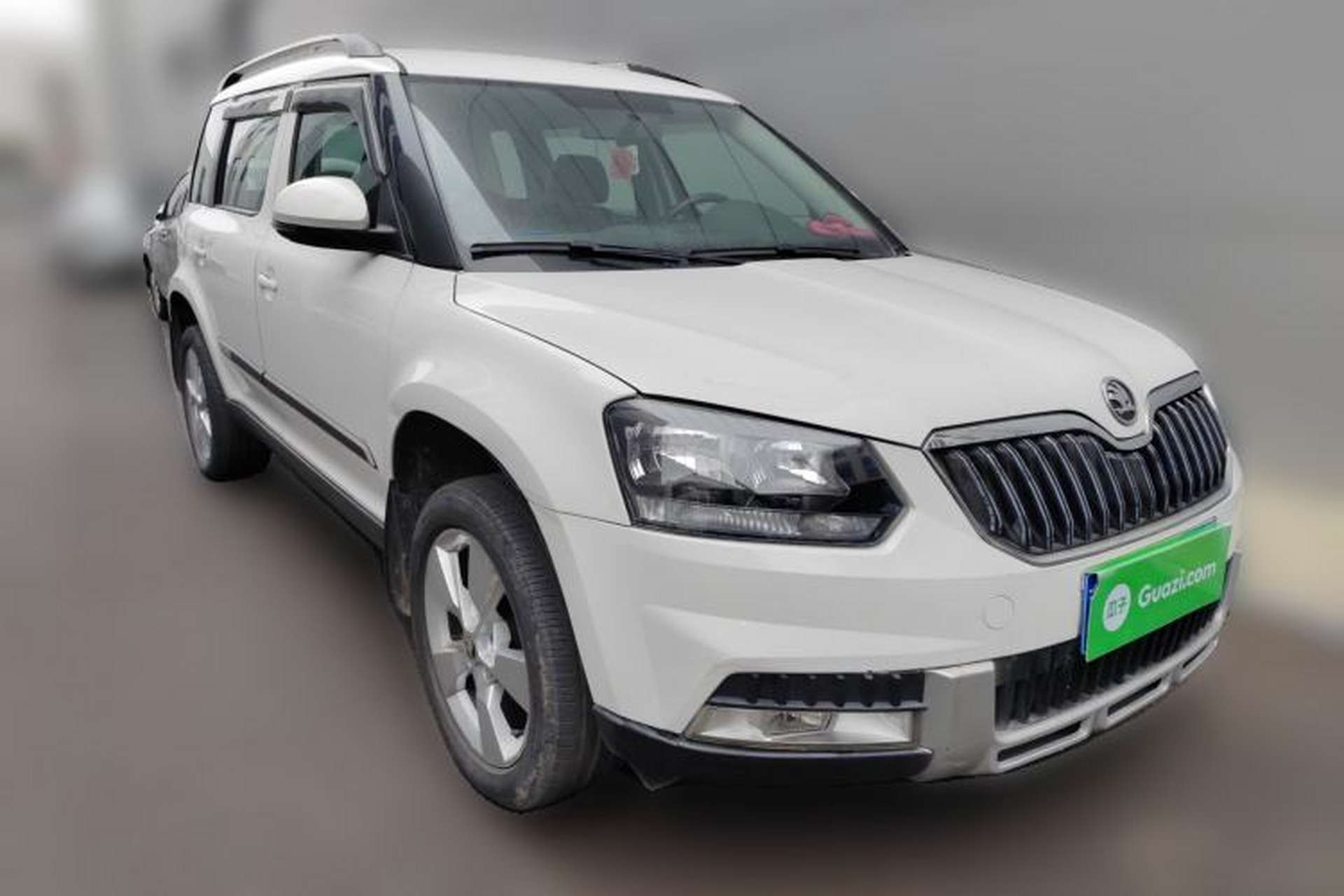 Used Skoda Yeti 2014 1.4TSI Manual Polar Edition Front Right 45 Deg