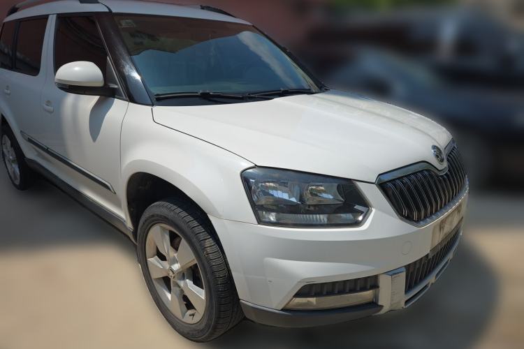 Used Skoda Yeti 2014 1.8TSI DSG Polar Edition Front Right 45 Deg