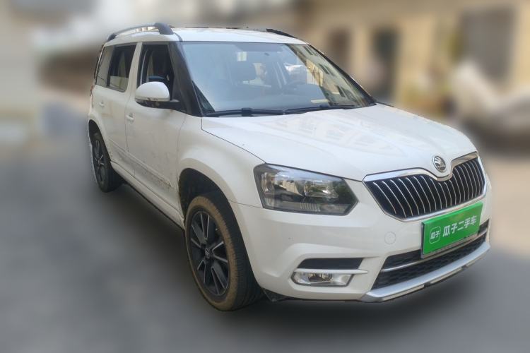 Used Skoda Yeti 2014 1.4 TSI DSG Phantom Edition Front Right 45 Deg