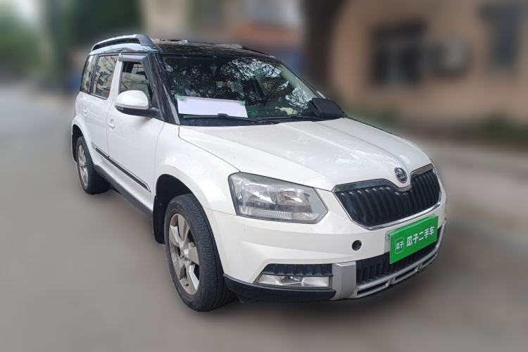 Used Skoda Yeti 2014 1.8TSI DSG Polar Edition Front Right 45 Deg