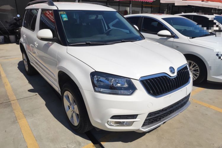 Used Skoda Yeti 2014 1.6L Manual Colorful Edition Front Right 45 Deg
