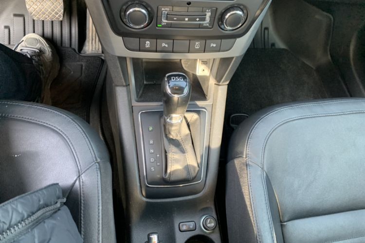 Used Skoda Yeti 2014 1.4 TSI DSG Polar Edition Gear Lever