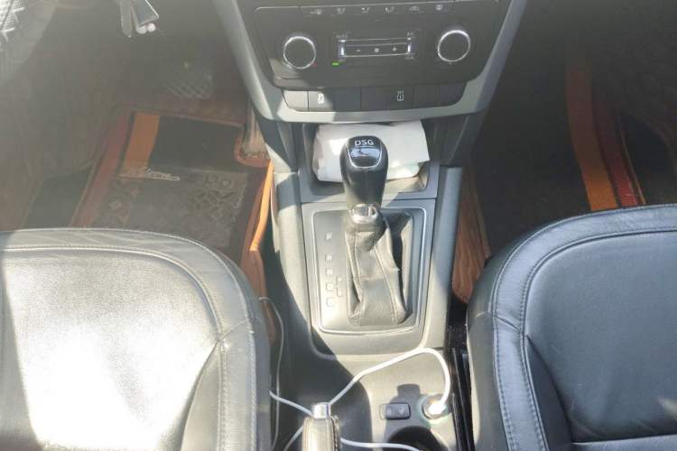 Used Skoda Yeti 2014 1.4 TSI DSG Polar Edition Gear Lever