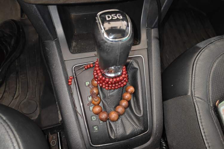 Used Skoda Yeti 2014 1.4TSI DSG All-Wheel Drive Version Gear Lever