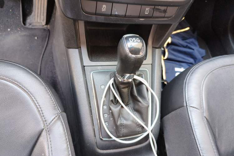 Used Skoda Yeti 2014 1.4 TSI DSG Phantom Edition Gear Lever