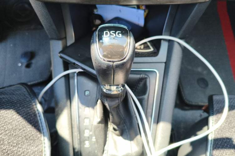 Used Skoda Yeti 2014 1.4TSI DSG All-Wheel Drive Version Gear Lever
