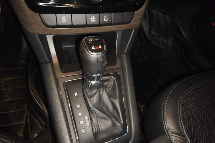 Used Skoda Yeti 2014 1.8TSI DSG All-Wheel Drive Edition Gear Lever