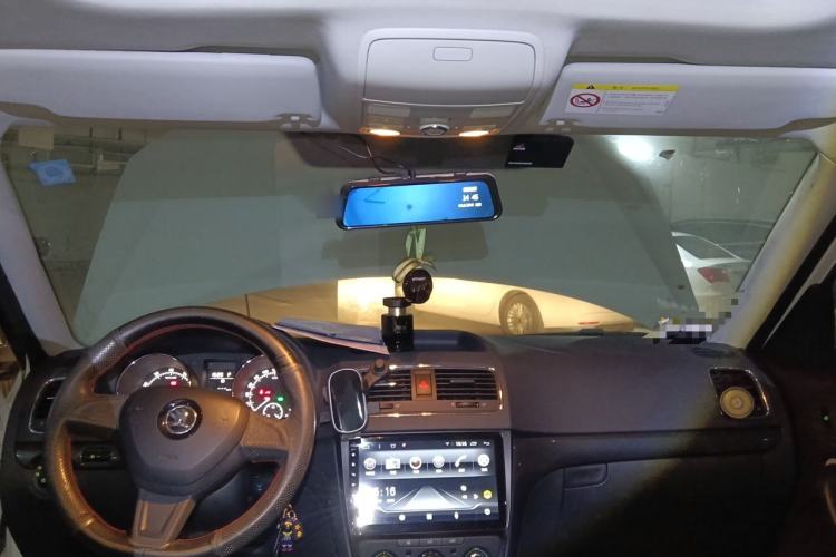 Used Skoda Yeti 2014 1.4TSI DSG Vibrant Edition Headliner