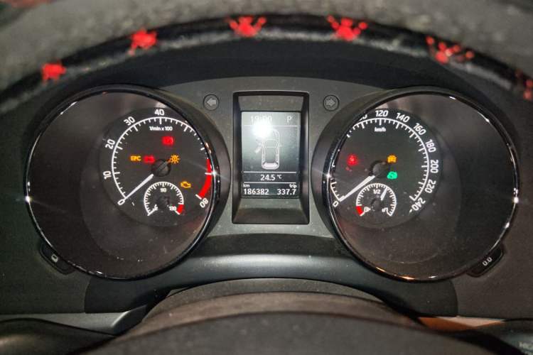 Used Skoda Yeti 2014 1.8TSI DSG Polar Edition Instrument Cluster