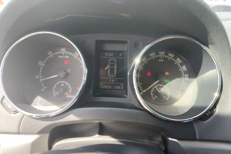 Used Skoda Yeti 2014 1.4 TSI DSG Polar Edition Instrument Cluster