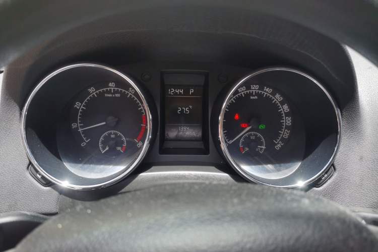 Used Skoda Yeti 2014 1.4TSI DSG Vibrant Edition Instrument Cluster