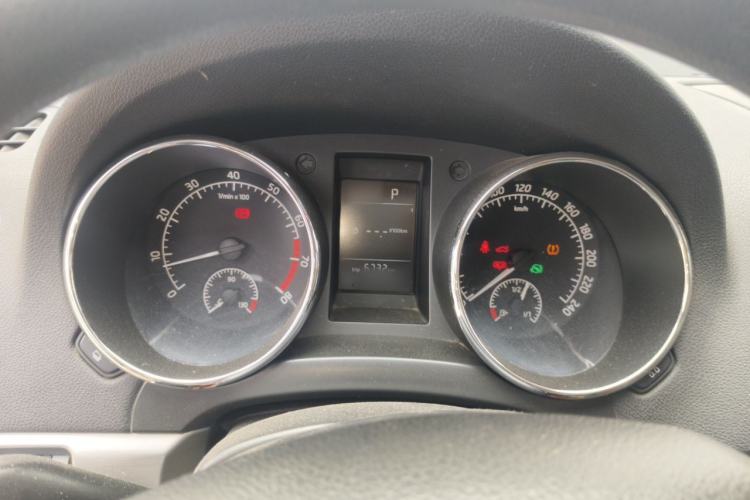 Used Skoda Yeti 2014 1.4TSI DSG Explorer Edition Instrument Cluster