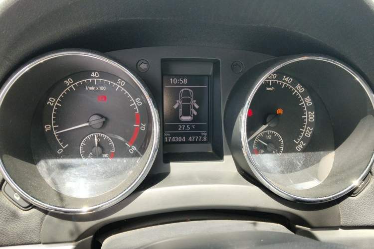 Used Skoda Yeti 2014 1.4TSI Manual Polar Edition Instrument Cluster