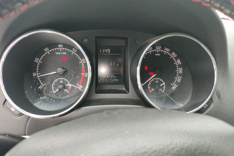 Used Skoda Yeti 2014 1.4TSI Manual Explore Edition Instrument Cluster
