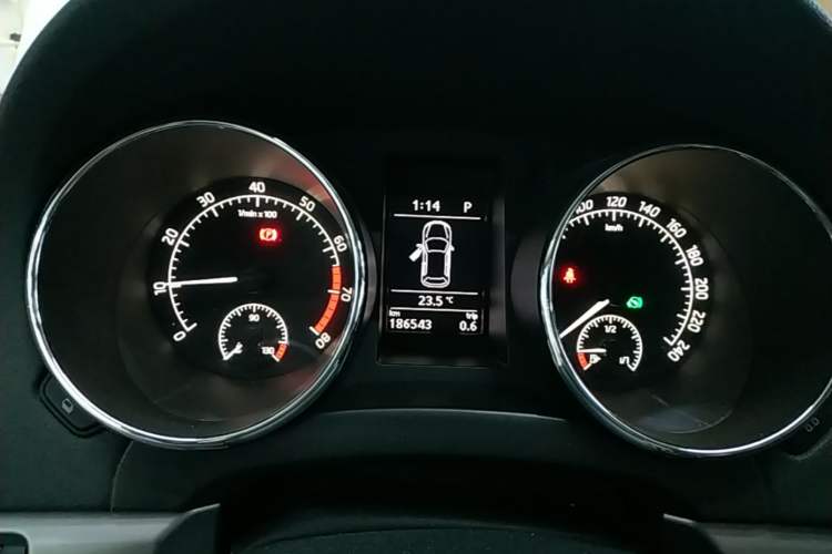 Used Skoda Yeti 2014 1.8TSI DSG Polar Edition Instrument Cluster