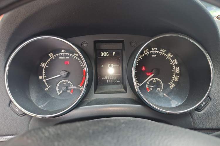 Used Skoda Yeti 2014 1.4TSI DSG Vibrant Edition Instrument Cluster