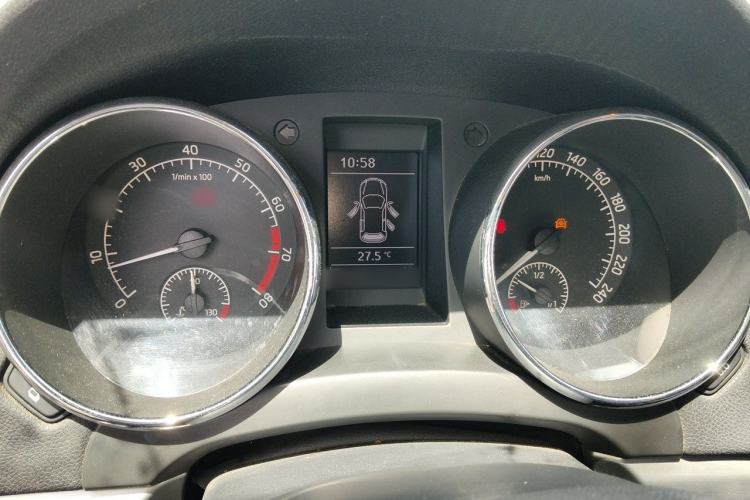 Used Skoda Yeti 2014 1.4TSI Manual Polar Edition Instrument Cluster