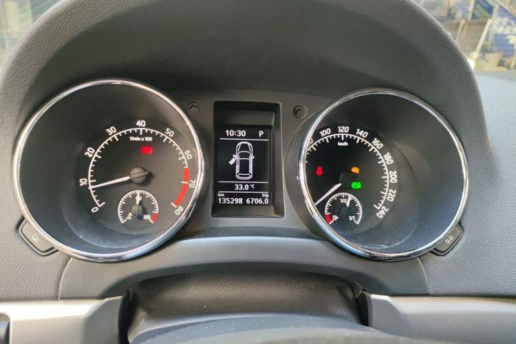 Used Skoda Yeti 2014 1.4 TSI DSG Polar Edition Instrument Cluster
