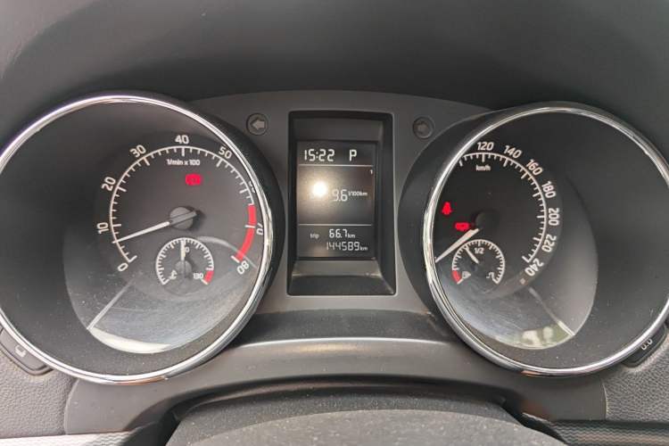 Used Skoda Yeti 2014 1.4TSI DSG Vibrant Edition Instrument Cluster