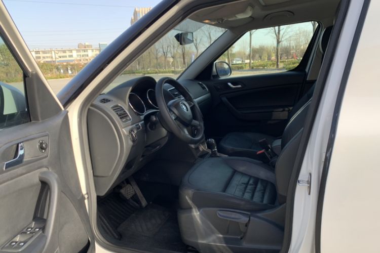 Used Skoda Yeti 2014 1.4 TSI DSG Polar Edition Interior 1