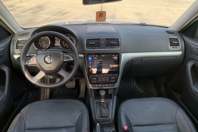 Used Skoda Yeti 2014 1.4 TSI DSG Polar Edition Interior 2