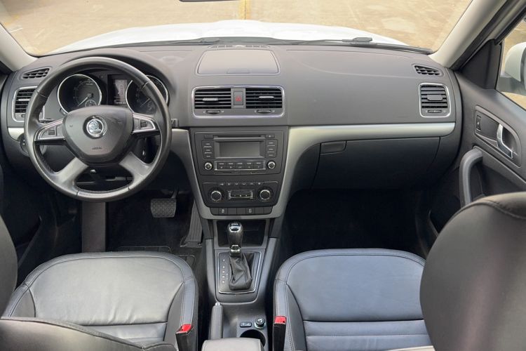 Used Skoda Yeti 2014 1.4 TSI DSG Polar Edition Interior 3