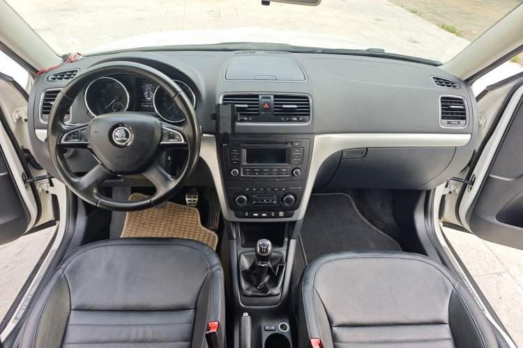 Used Skoda Yeti 2014 1.4TSI Manual Polar Edition Interior 3