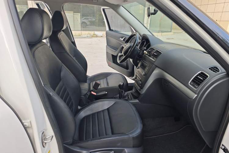 Used Skoda Yeti 2014 1.4TSI Manual Polar Edition Interior 5