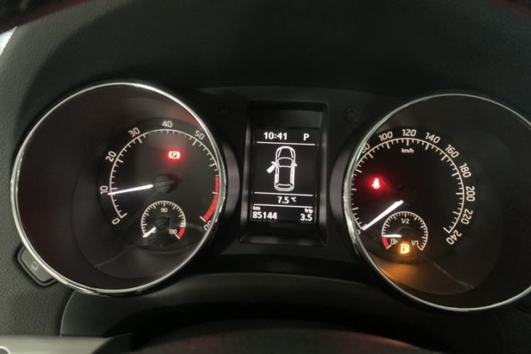 Used Skoda Yeti 2014 1.4 TSI DSG Polar Edition Interior 7