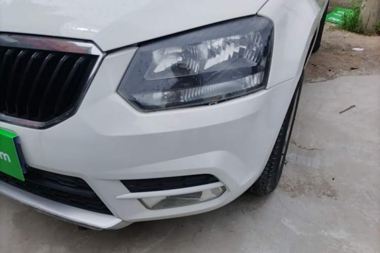 Used Skoda Yeti 2014 1.4TSI DSG Vibrant Edition Left Front Headlight