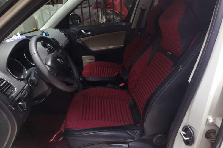 Used Skoda Yeti 2014 1.4TSI DSG Vibrant Edition Left Front Seat