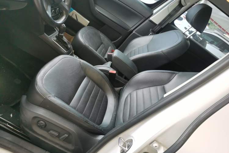 Used Skoda Yeti 2014 1.8TSI DSG All-Wheel Drive Edition Left Front Seat