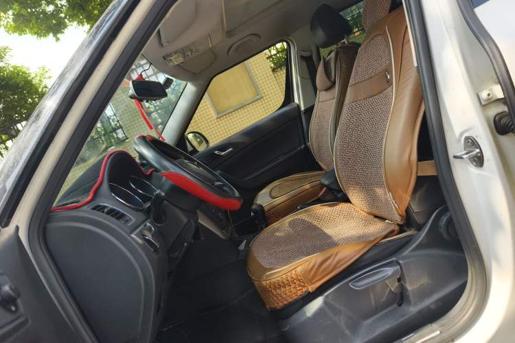 Used Skoda Yeti 2014 1.4TSI Manual Polar Edition Left Front Seat