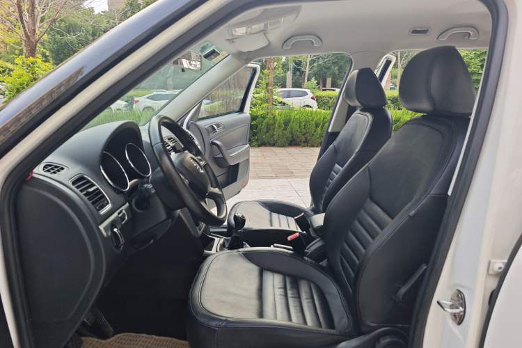 Used Skoda Yeti 2014 1.4TSI Manual Polar Edition Left Front Seat