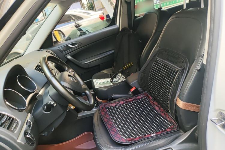 Used Skoda Yeti 2014 1.4 TSI DSG Polar Edition Left Front Seat