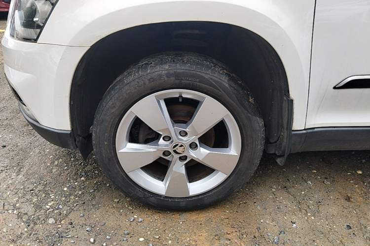 Used Skoda Yeti 2014 1.8TSI DSG Polar Edition Left Front Wheel Hub