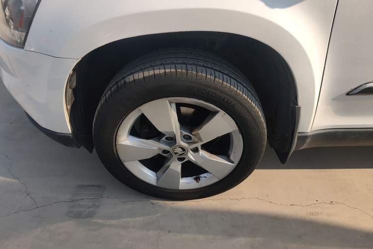 Used Skoda Yeti 2014 1.4 TSI DSG Polar Edition Left Front Wheel Hub