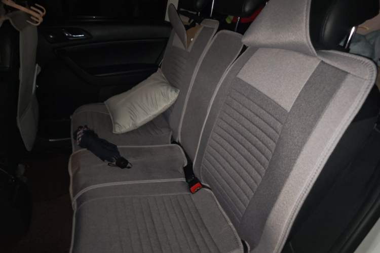 Used Skoda Yeti 2014 1.8TSI DSG Polar Edition Left Rear Seat