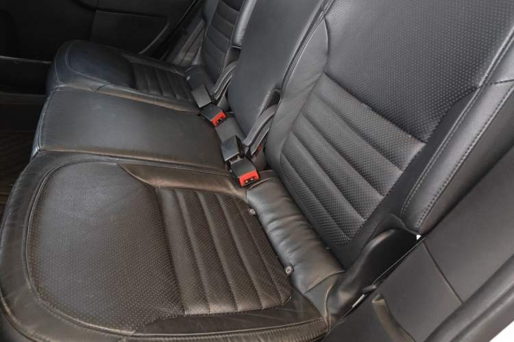Used Skoda Yeti 2014 1.4TSI DSG All-Wheel Drive Version Left Rear Seat