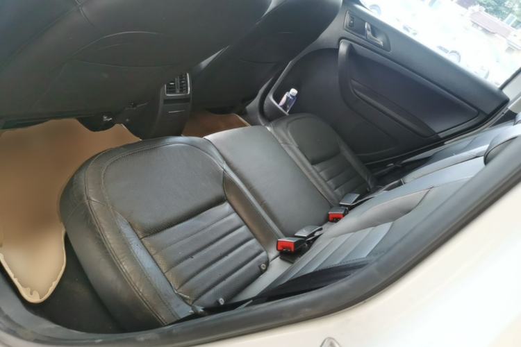 Used Skoda Yeti 2014 1.8TSI DSG All-Wheel Drive Edition Left Rear Seat