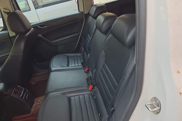 Used Skoda Yeti 2014 1.8TSI DSG Polar Edition Left Rear Seat