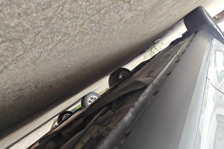 Used Skoda Yeti 2014 1.4TSI Manual Polar Edition Left Side Sill