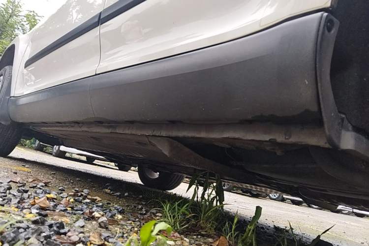 Used Skoda Yeti 2014 1.8TSI DSG Polar Edition Left Side Sill