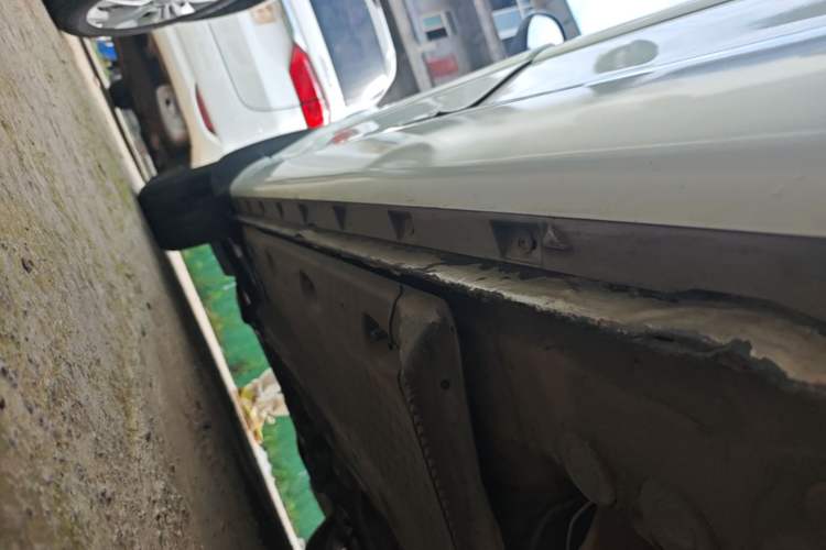 Used Skoda Yeti 2014 1.4TSI DSG Vibrant Edition Left Side Sill