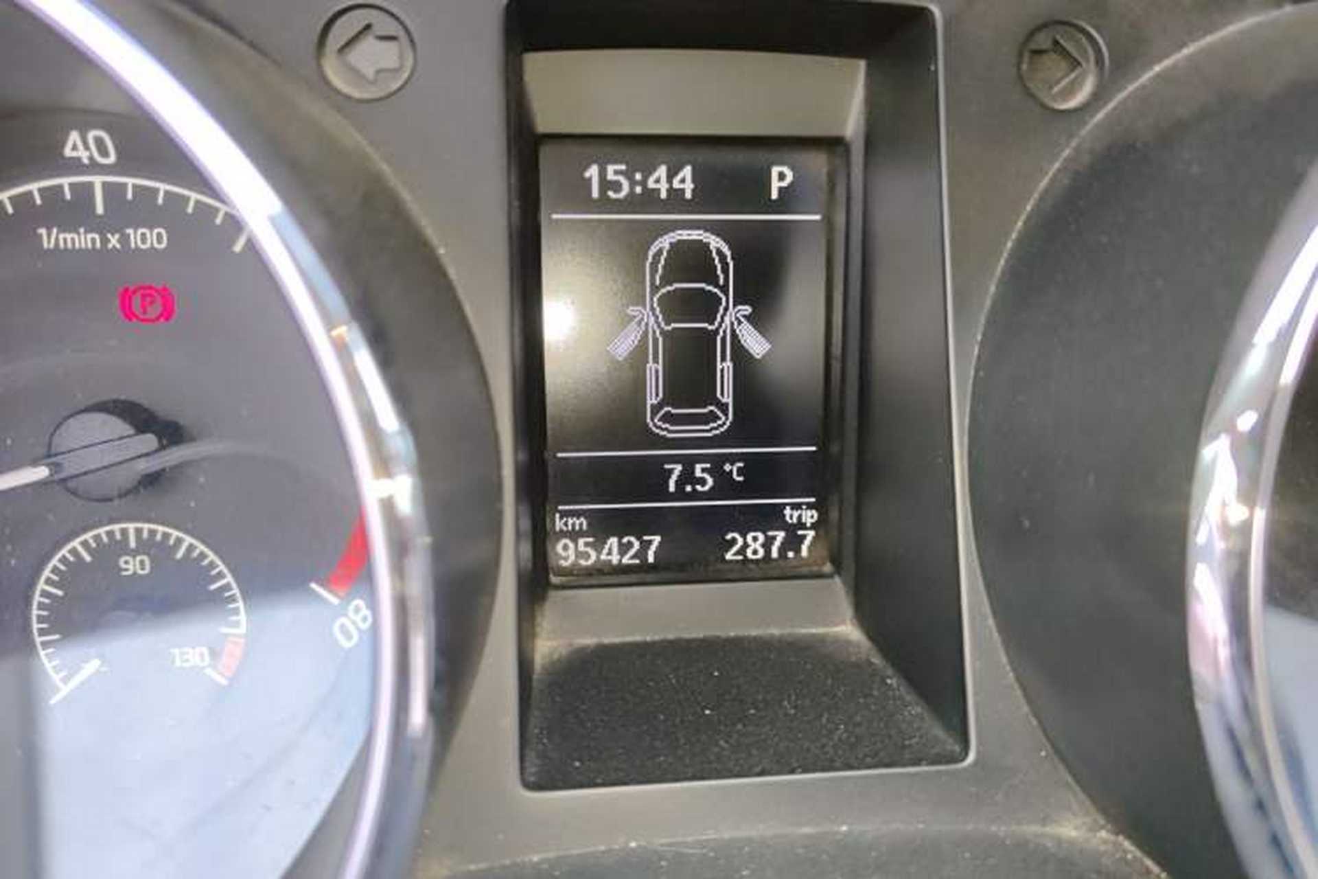 Used Skoda Yeti 2014 1.8TSI DSG Polar Edition Odometer Close Up