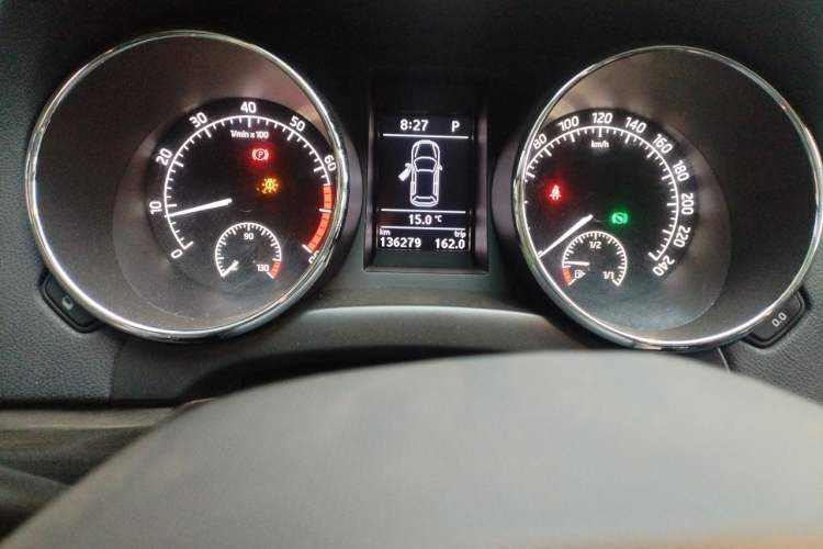 Used Skoda Yeti 2014 1.8TSI DSG All-Wheel Drive Edition Odometer Close Up