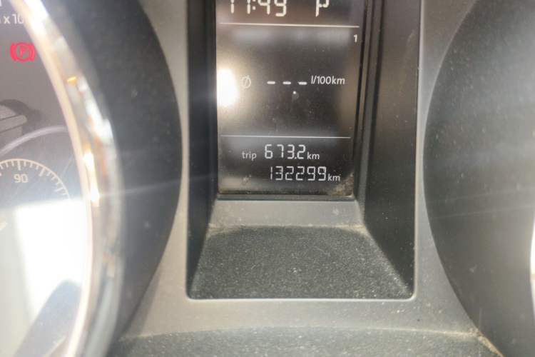 Used Skoda Yeti 2014 1.4TSI DSG Explorer Edition Odometer Close Up
