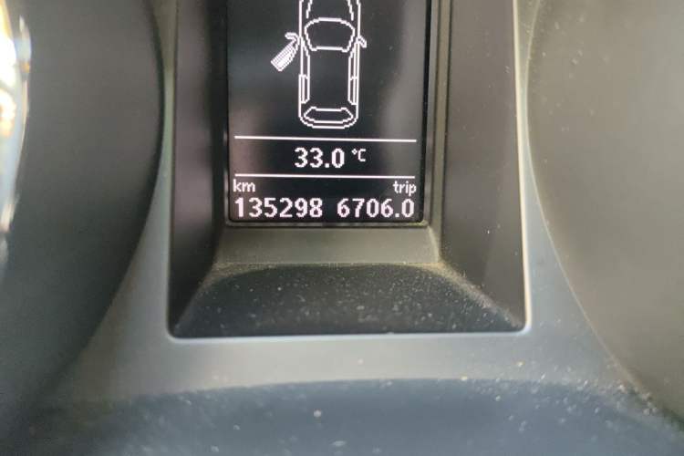 Used Skoda Yeti 2014 1.4 TSI DSG Polar Edition Odometer Close Up